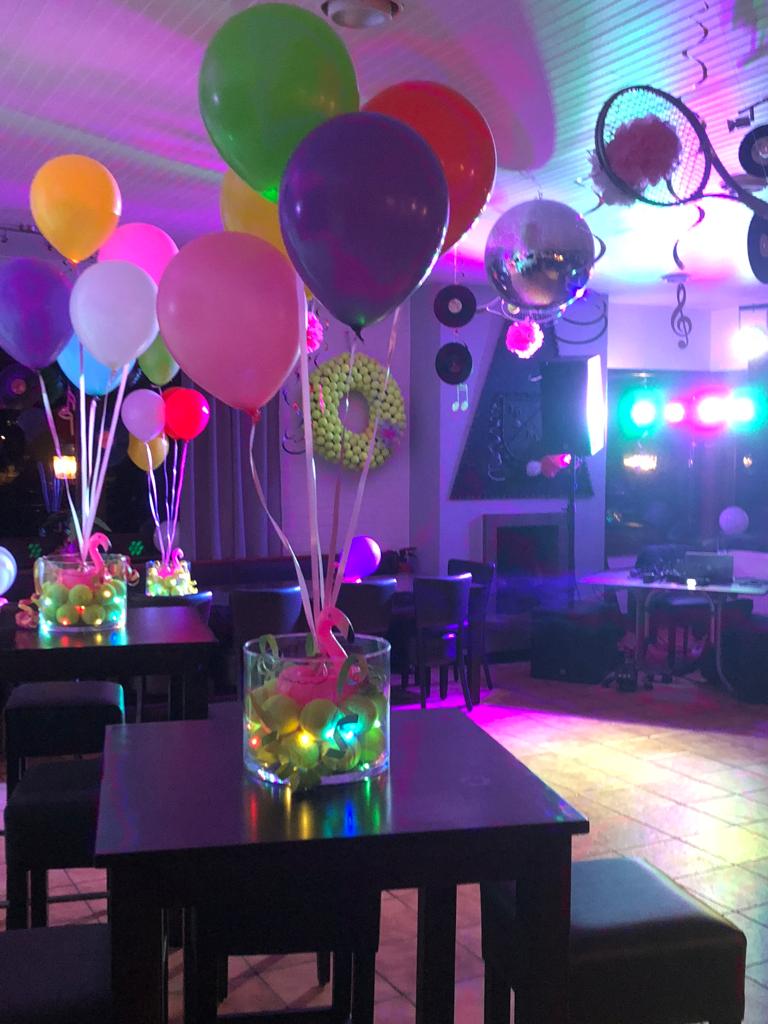 Bild zu: Schlagerparty im TCRK am 5. November 2022🕺🏽💃🥂🎼🎤 Bild zu: Schlagerparty im TCRK am 5. November 2022🕺🏽💃🥂🎼🎤