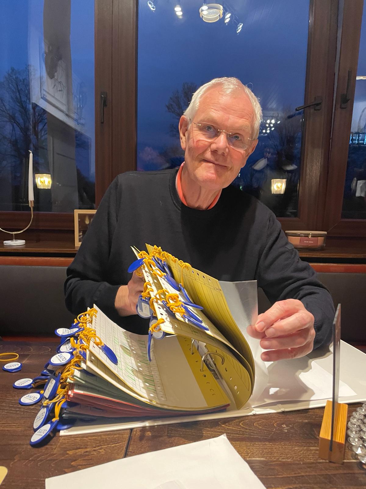 Bild zu: Weitere Vergabe der Chips für unsere neue Schließanlage Bild zu: Weitere Vergabe der Chips für unsere neue Schließanlage