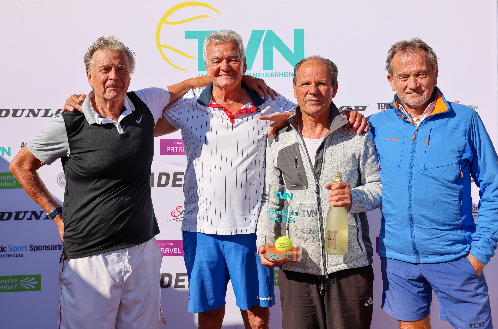 Bild zu: Herren 70 sichern sich den Sieg im TVN-Pokal gegen TC-Rindern Bild zu: Herren 70 sichern sich den Sieg im TVN-Pokal gegen TC-Rindern